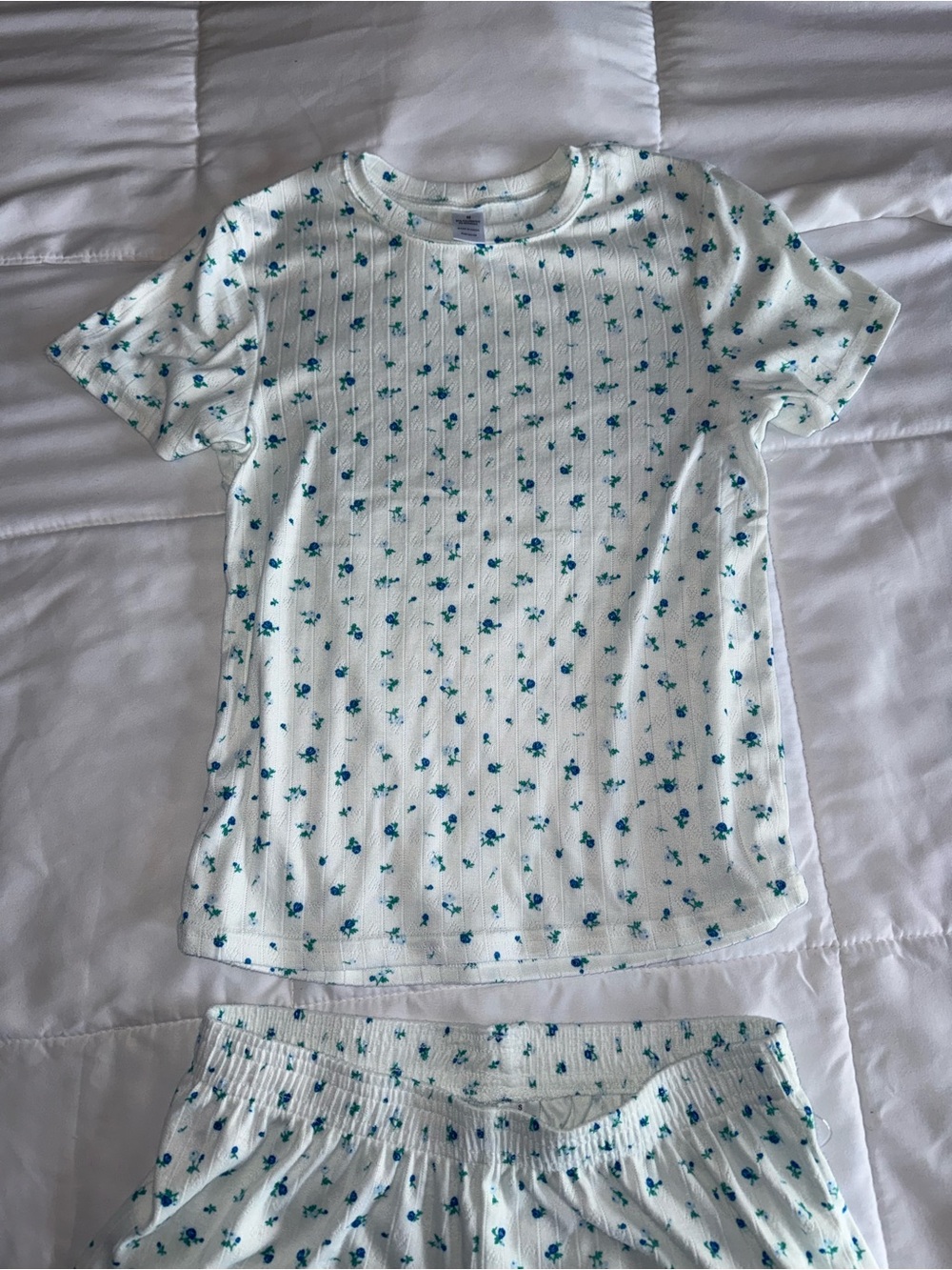 White Floral Short-Sleeve Pajama Set - Blue Print